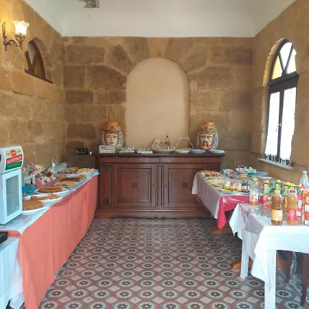 Batarà - La Terrazza Del Centro Couette-café