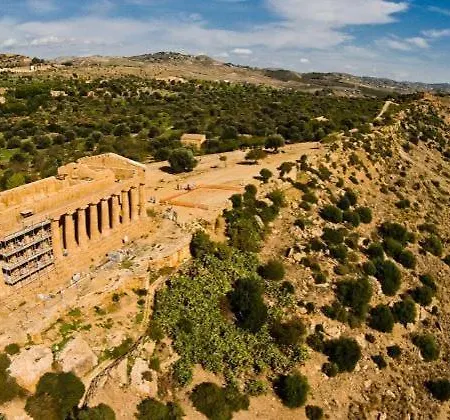 Batarà - La Terrazza Del Centro Couette-café