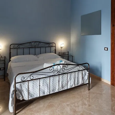 Couette-café Batarà - La Terrazza Del Centro 3*