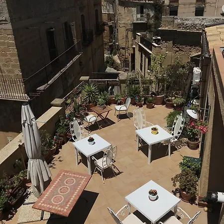 Alojamento de Acomodação e Pequeno-almoço Batarà - La Terrazza Del Centro 3*